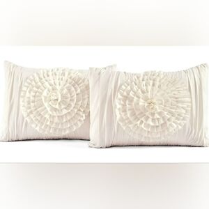 Lush Serena pillowcases Set of two Ivory Floral Romantic Ruffled